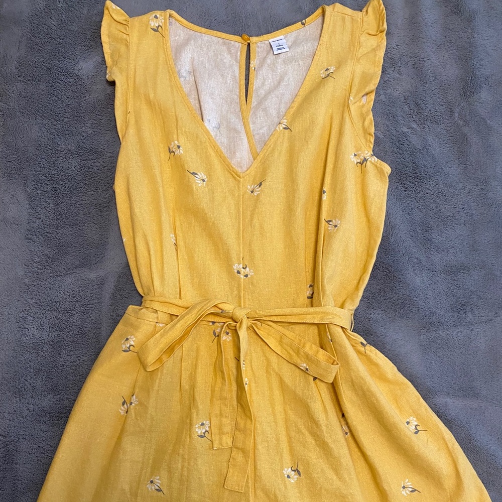 Old Navy yellow floral romper size small
